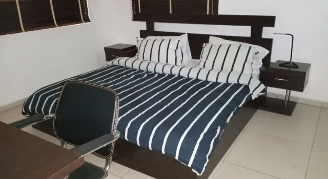 The Dernier, Reserva ahora Apartamento Hoteles en Eti-Osa con piscina, Piscina