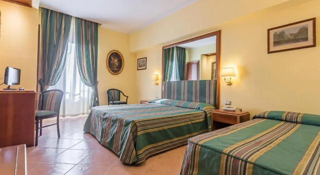 Трёхместный номер Standard Raeli Hotel Noto