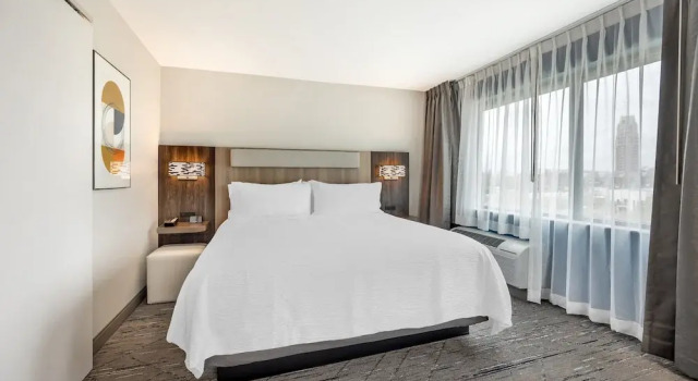 Люкс c 1 комнатой Holiday Inn Express & Suites Nashville West End - Univ Area by IHG