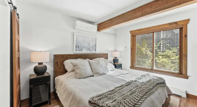 Updated 2 BDR Condo Walk to Deer Valley & City!, Забронировать Дом для отпуска Виллы Парк-Сити, рядом с Main Street Bridge, Вилла