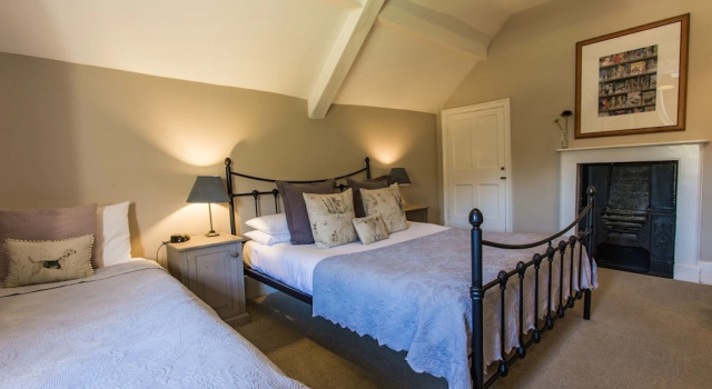 Bodkin House Hotel, Book Hotel Petty France Gloucestershire