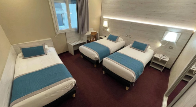 Трёхместный номер Standard Hotel Saint Georges Lourdes Pyrenees (Avril 2026)