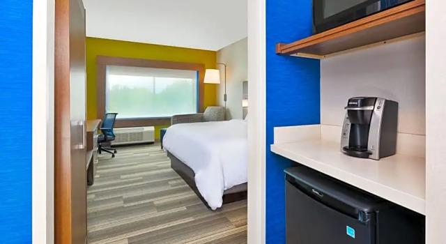 Номер Standard Holiday Inn Express & Suites - Milan - Sandusky Area by IHG