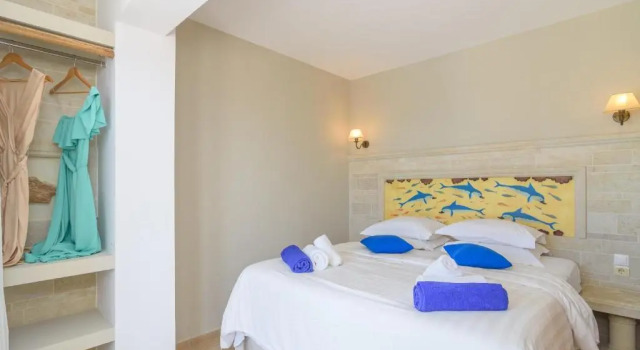 Полулюкс Цокольный этаж с видом на бассейн Parthenis Beach, Suites by the Sea