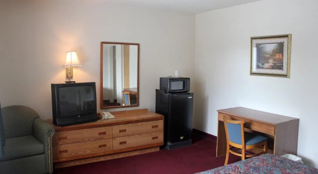 Super 7 Motel