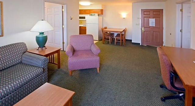 Люкс с 2 комнатами Staybridge Suites South Springfield by IHG