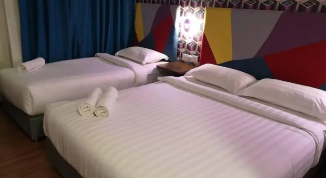 Трёхместный номер Deluxe W Hotel Cemerlang