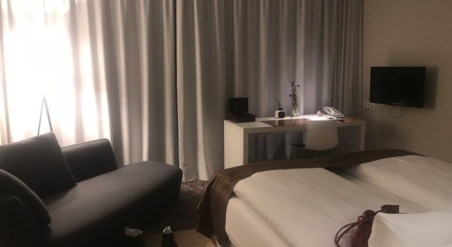 3 Bedroom Penthouse - City Centre Suites, Забронировать Апартаменты/квартира Отели Лотиан с парковкой, Парковка