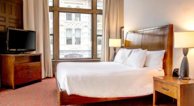 Двухместный номер Superior Hilton Garden Inn Milwaukee Downtown