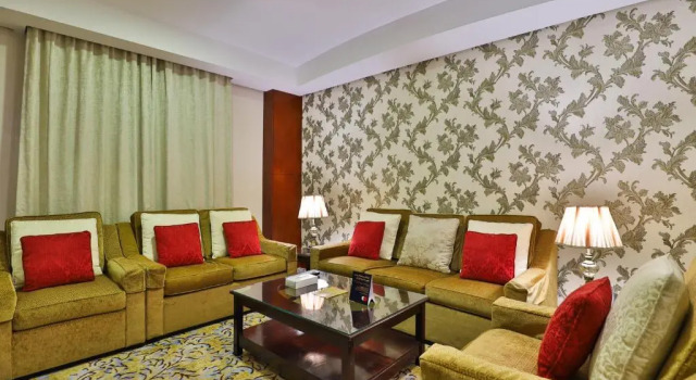 Полулюкс Reefaf Al Mashaeer Hotel