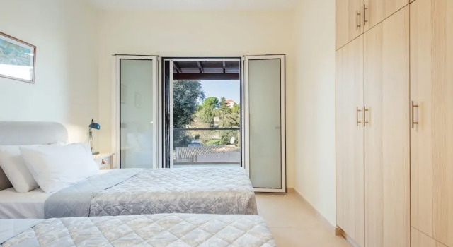 Вилла Villa Breeze & Villa Coco by Konnect Avlaki Beach