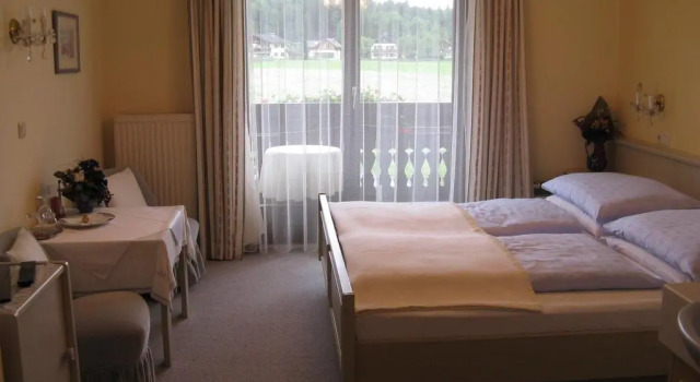 Schloemmer Pension, Rezerwuj Hotel Hotele w Salzburg z parkingiem, Parking