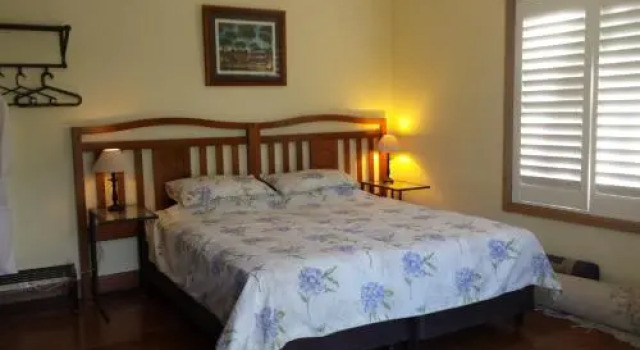Stringybark Hills Retreat, Book Hotel  