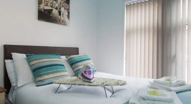 Town House @ Minshull New Road, Book Pension Crewe 