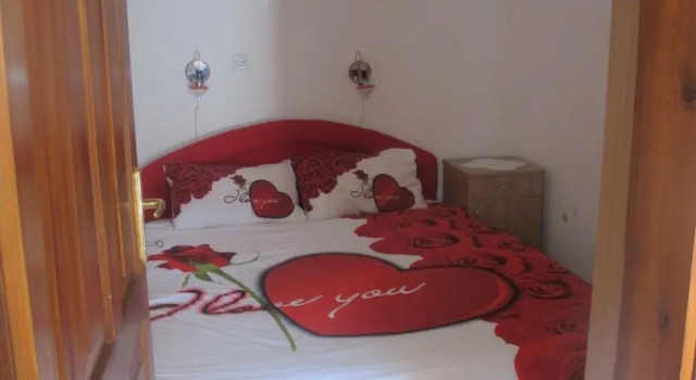 Apartments Franovic, Book Lejlighed Hoteller i Kotor Riviera med parkering, Parkering