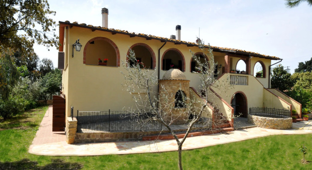 Agriturismo Mannaioni, Rezerwuj Pobyt na farmie Hotele w Volterra z basenem, Basen
