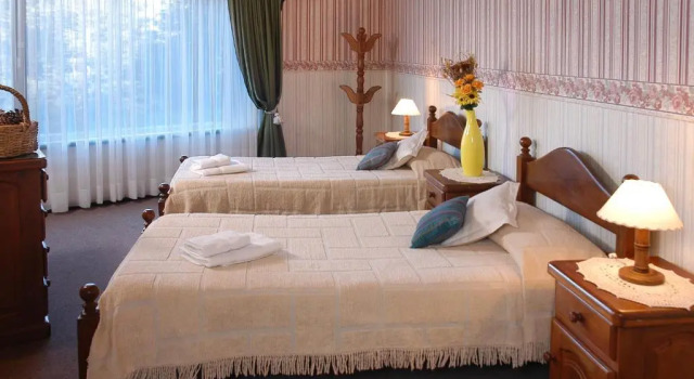 Четырёхместный номер с видом на озеро Hosteria El Condado