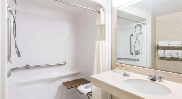 Номер Standard Wingate by Wyndham Airport - Rockville Road