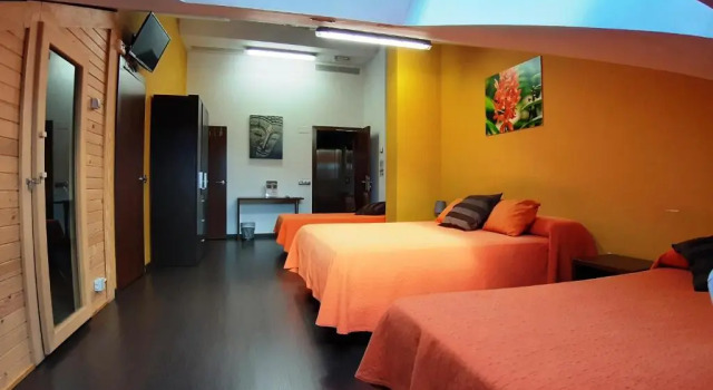 Четырёхместный номер Standard Hostal Nirvana