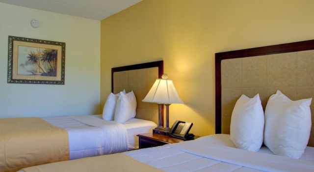 Holiday Inn Express Ft. Pierce-S HU, จอง โรงแรม ชายฝั่ง Fort Pierce ฟลอริดา