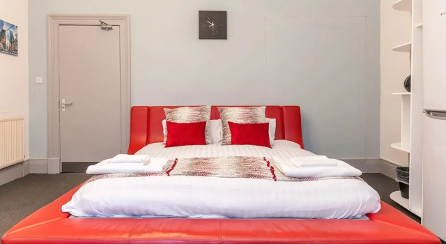 Oakshaw Guesthouse - Glasgow Airport, Забронировать Отель Пейсли Стратклайд