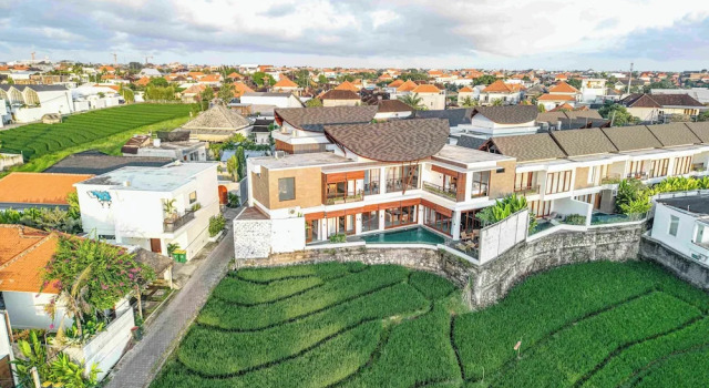 5-br Beach Villa in Canggu Overlooking Rice Fields, Rezervovat Vila Chaty v Bali, Chalupa