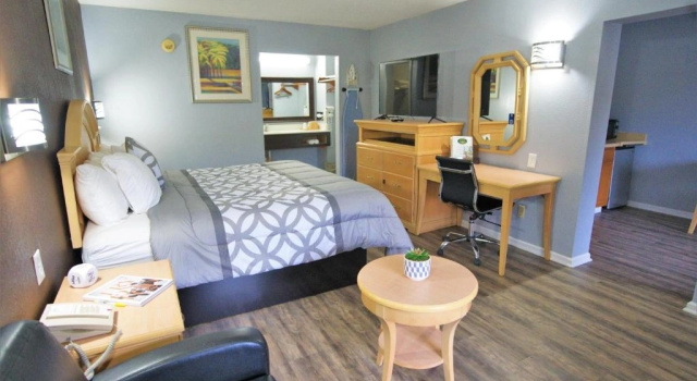 Одноместный люкс c 1 комнатой Columbus Inn and Suites