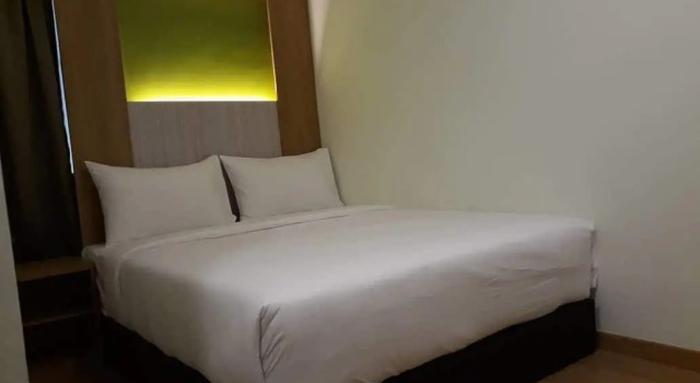 OYO 89571 Eco Palace Hotel