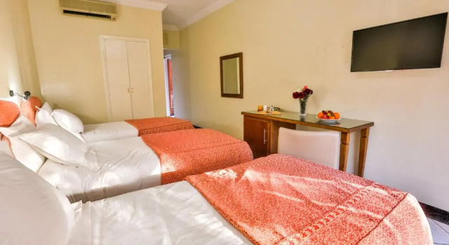 Трёхместный номер Standard Hotel Al Bassatine