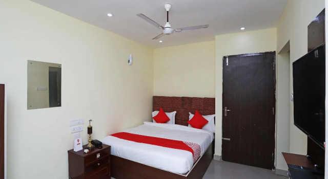 OYO 22510 Ma Classic Inn