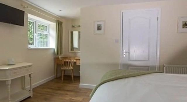 Amberwood Bed and Breakfast