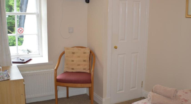 Bridge of Lochay Hotel, Book Hotel  