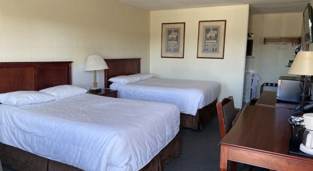 Четырёхместный семейный номер Standard Bavarian Inn