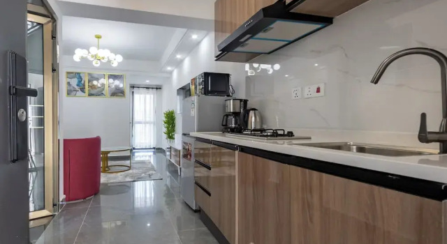 Апартаменты Deluxe Erica Suites - Riverside 1BR Apartments