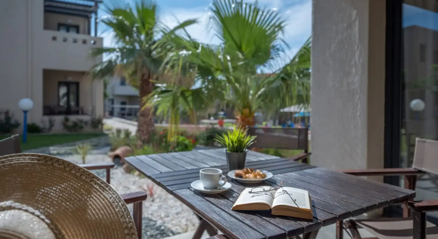 Апартаменты c 1 комнатой с видом на сад Creteco Hotel & Suites