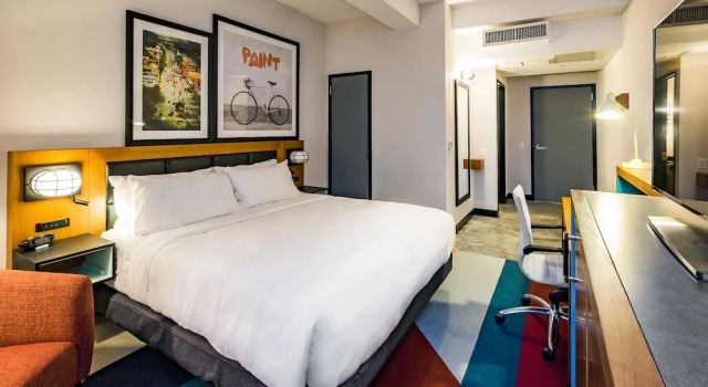 Двухместный люкс Communications Accessible Hotel Indigo - Madison Downtown by IHG