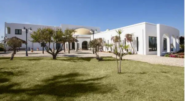 Кровать в общем номере Zahira Resort