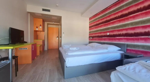 Четырёхместный номер Standard с видом на сад Colors Holiday Hotel