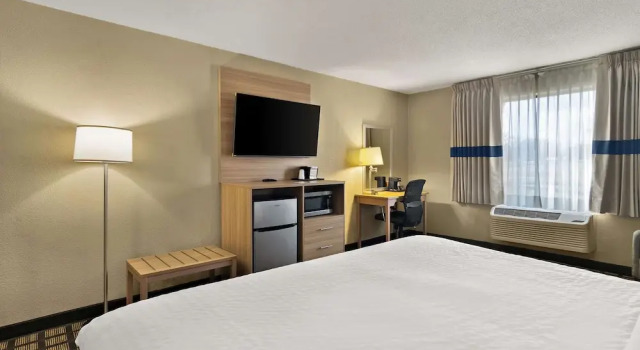 Двухместный номер Standard Clarion Pointe Bloomington-Normal near I-55 and University