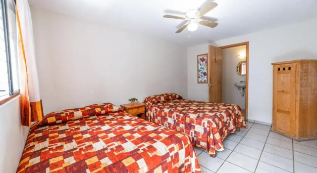 Четырёхместный номер Standard Hotel Meson de Isabel