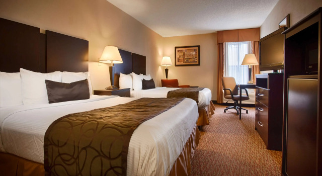 Четырёхместный номер Standard Best Western Plus Edison Inn