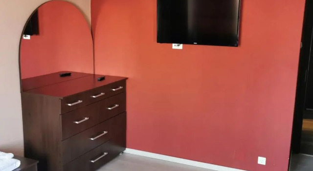 Luxury apartment with two bedrooms and large living room, 100 square meters, city center