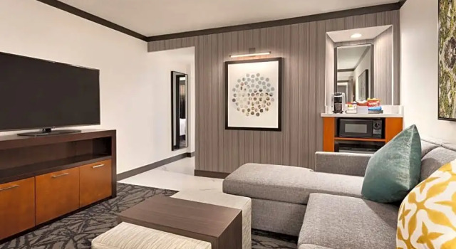 Двухместный люкс Premium с 2 комнатами Embassy Suites by Hilton Santa Clara Silicon Valley