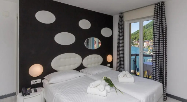 Двухместный номер Standard с балконом и с видом на горы Hotel Riviera