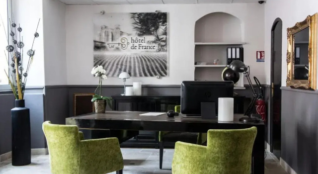 Номер Standard HOTEL DE FRANCE - Hôtel de charme en Provence