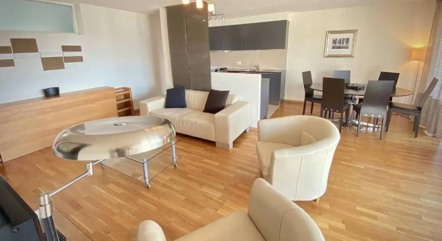 Апартаменты Spacious and bright 2 bedroom apartment with terrace
