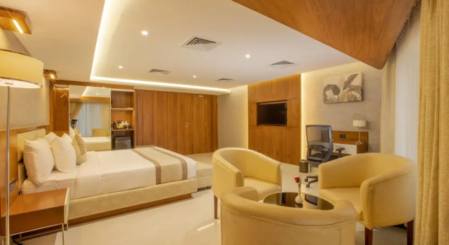 Люкс Luxury Royal Plaza Suites by RAK Rooms, Mangaluru