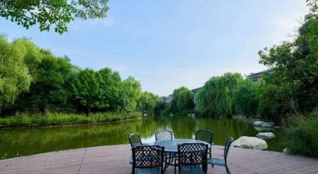 Luoyang Jinghuyuan Bed and Breakfast, Забронировать Отель Отели Лоян с парковкой, Парковка