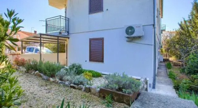 Studio Apartment Vesna, Забронировать Апартаменты/квартира Апартаменты Крка, рядом с Krk Harbour, Апартаменты/квартира