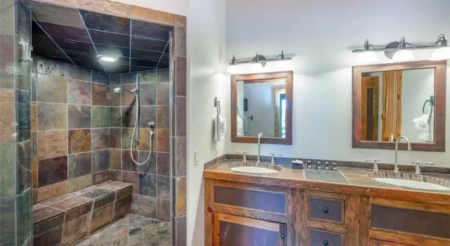 Коттедж Slopeside Lodge